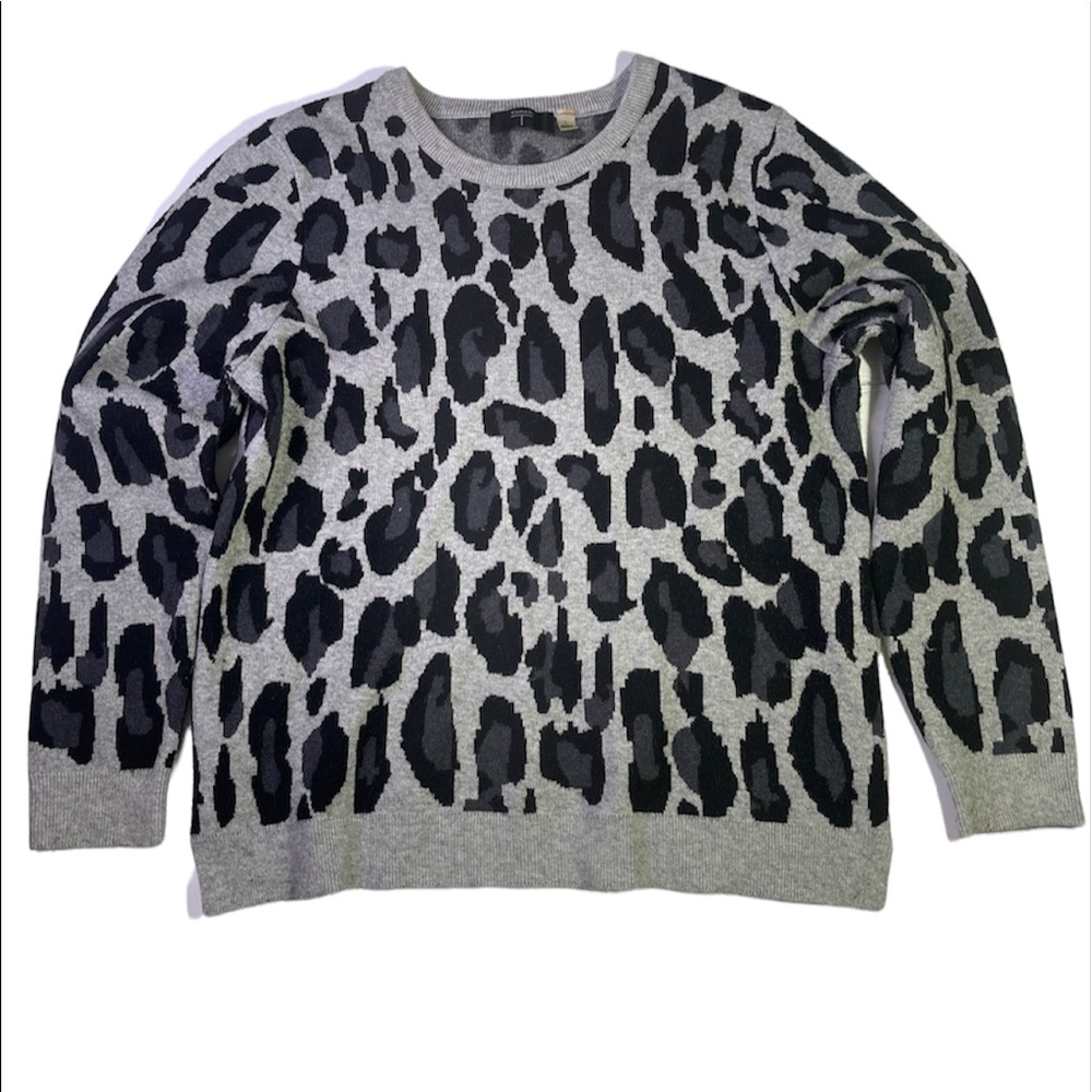 T Tahari women’s Sweater Black & Gray Size Large Leopard Print Pullover